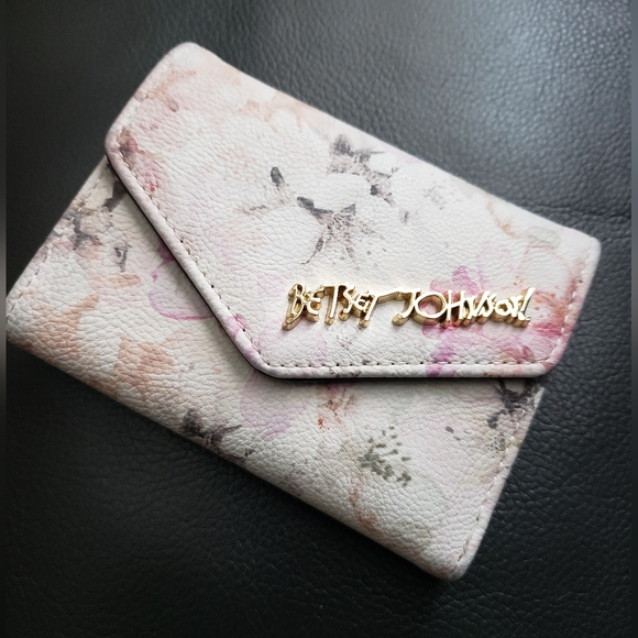 NWOT Betsey Johnson Wallet - Picture 6 of 6